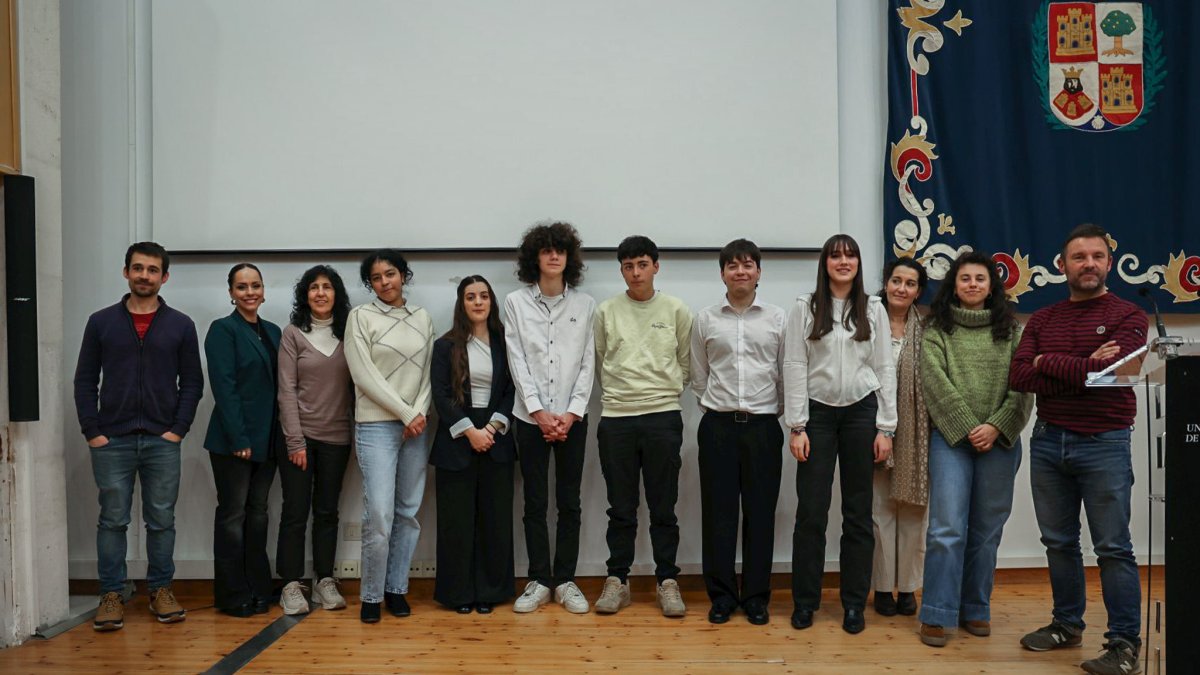 Seis estudiantes del IES Félix R. de la Fuente defendieron sus proyectos.