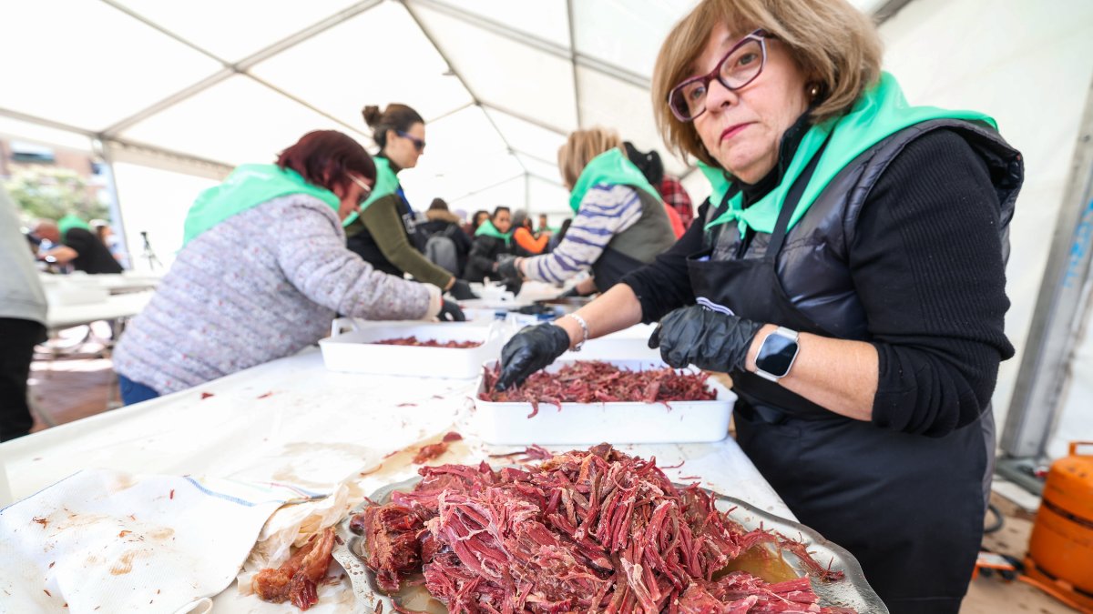 Instante de la fiesta de la cecina en conmemoración a San Pedro de Antioquía.