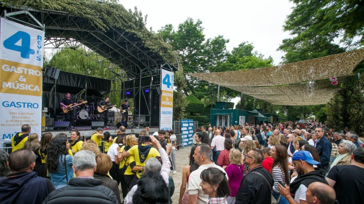Un momento de un concierto en el escenario de Cuatro Reyes, en San Pedro de 2024.