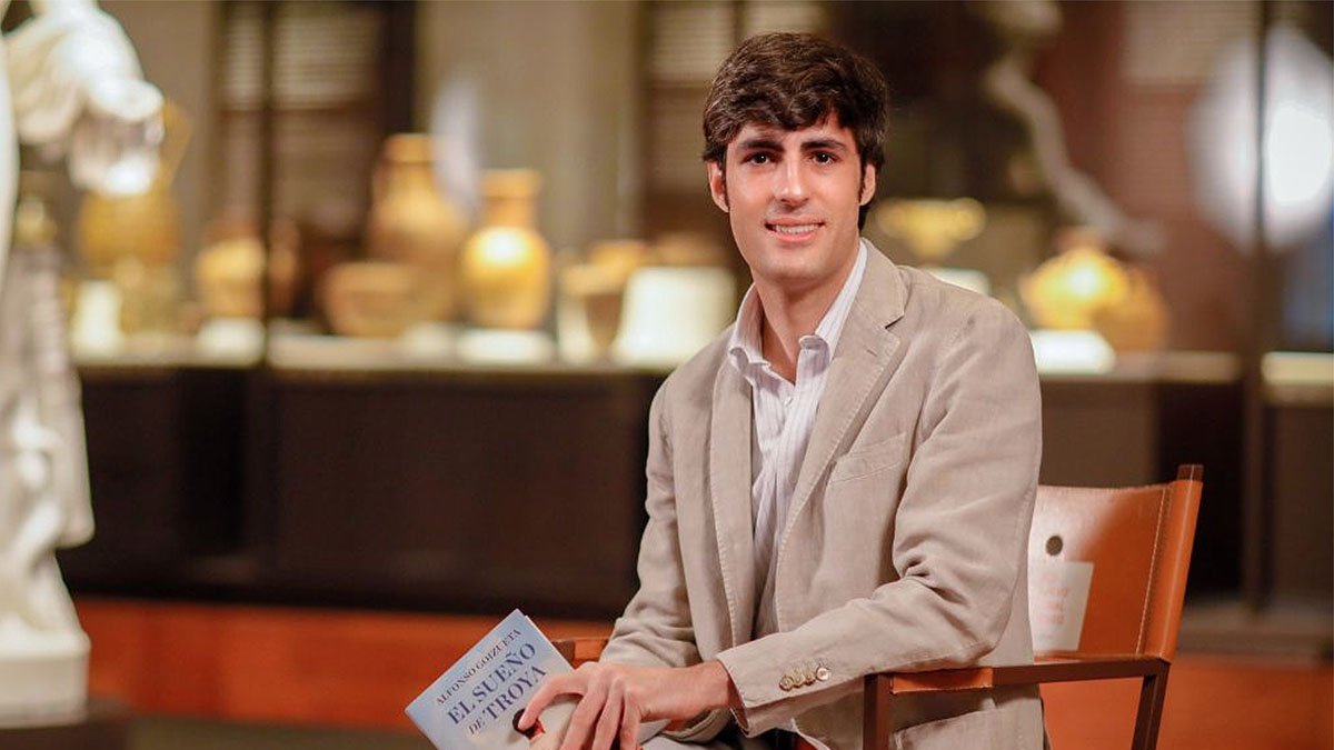 El escritor madrileño Alfonso Goizueta, con su nueva novela.