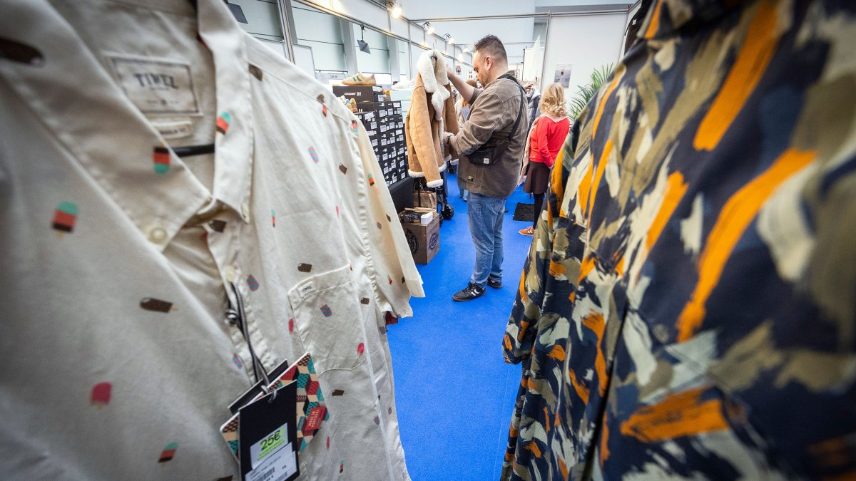 Un momento del primer día de la Feria del Stock 2026 del comercio de Burgos.