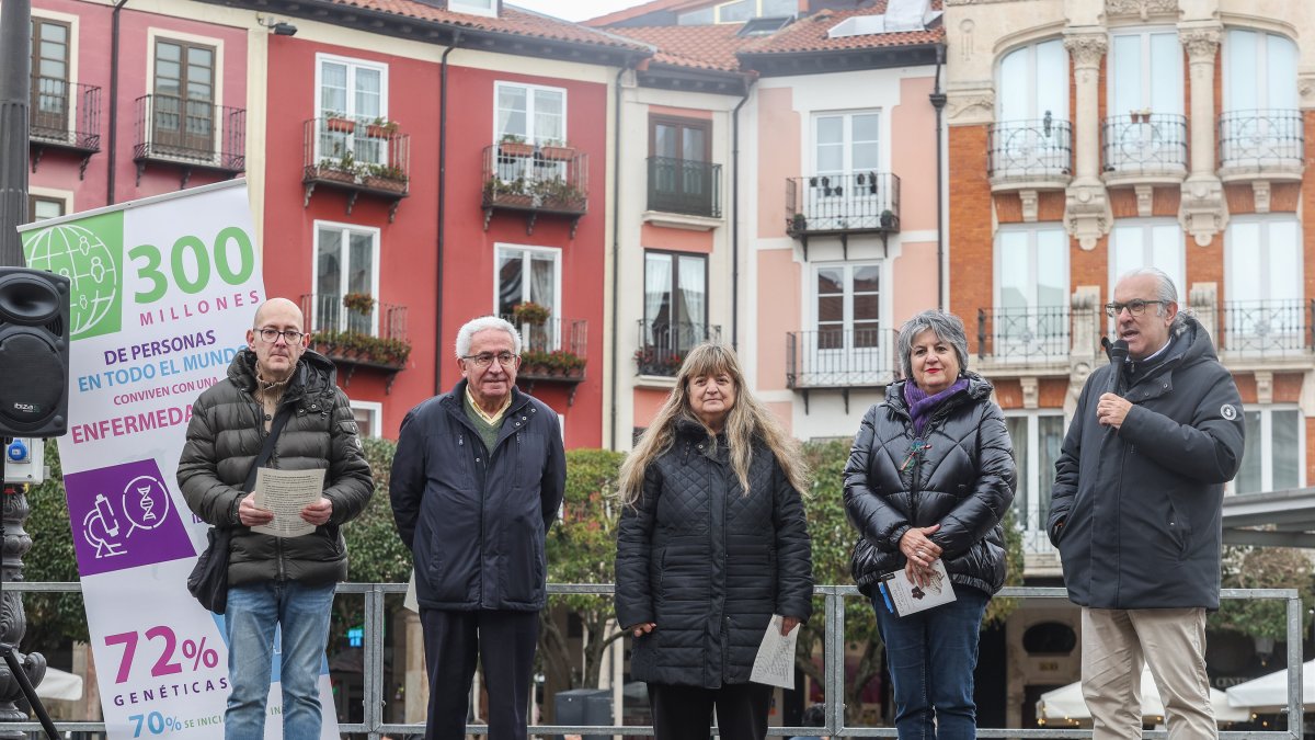Alberto Alonso, Juan Carlos Aparicio, Esther Cámara, Elena Camacho y Aitor Aparicio, en el Día Mundial de las Enfermedades Raras 2026.