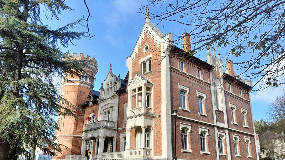 El Palacio de la Isla de Burgos es la sede del Instituto Castellano y Leonés de la Lengua.