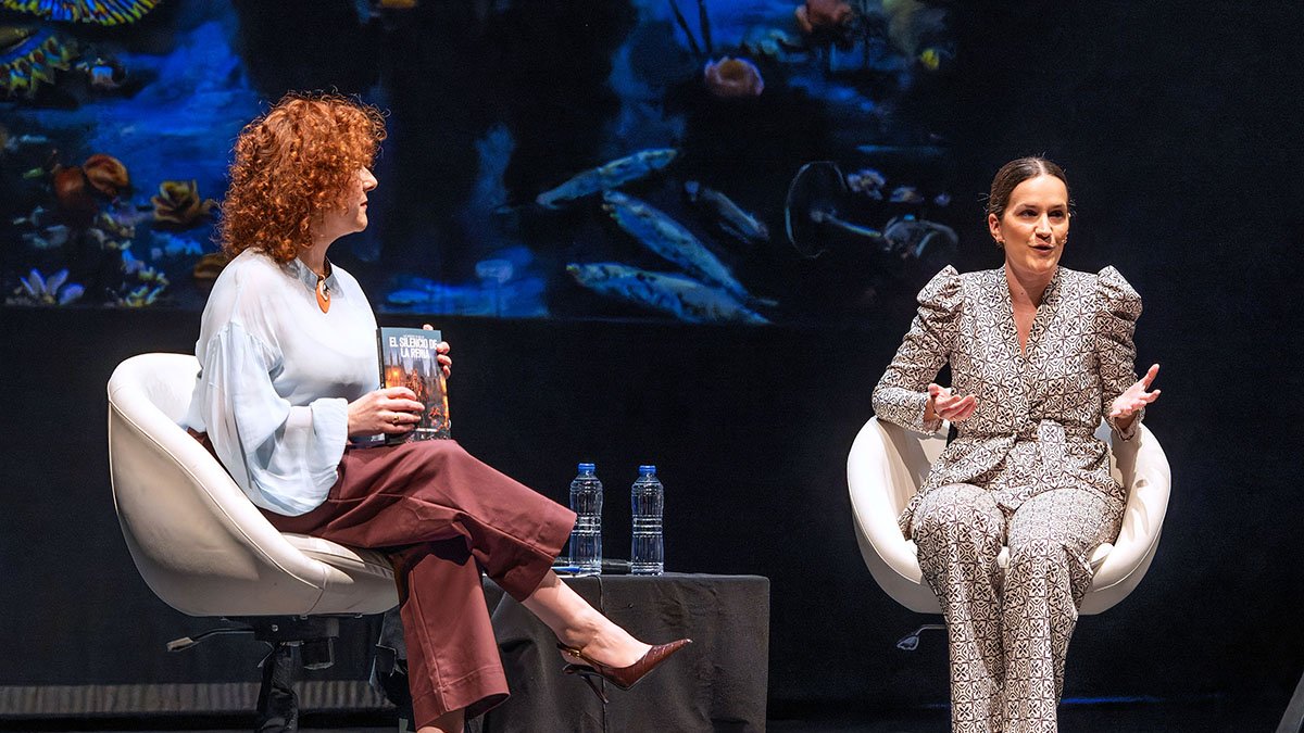Presentación de la novela 'El silencio de la Reina' de María Estébanez.