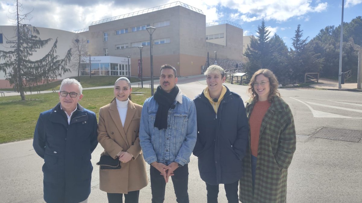 Candidatos y representantes de la juventud de Soria ¡Ya! Abordan la educación en Soria.