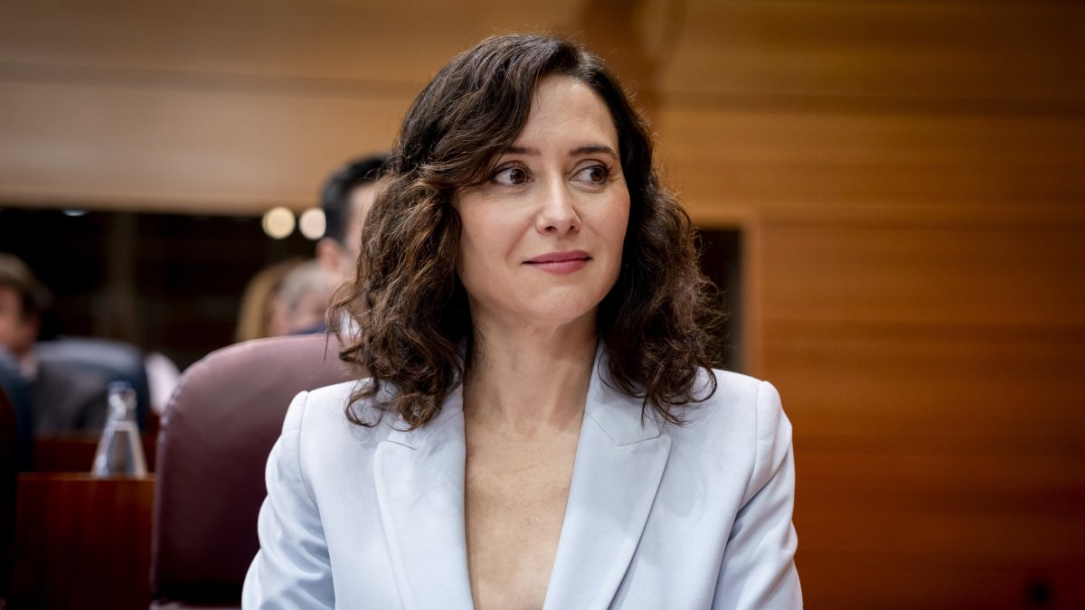 La presidenta de la Comunidad de Madrid, Isabel Díaz Ayuso, durante una sesión plenaria en la Asamblea de Madrid, a 12 de marzo de 2026, en Madrid (España).