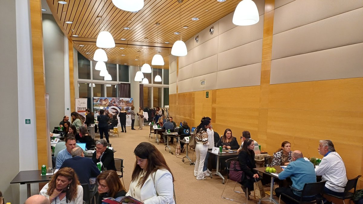 Sodebur presentó Territorio Obarenes en Bilbao ante más de 40 profesionales del sector turístico.