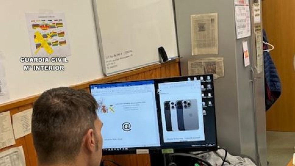 Archivo - BCE.- Dos investigados por estafas en Valladolid a través de las TIC por el método 'Business Email Compromise'.