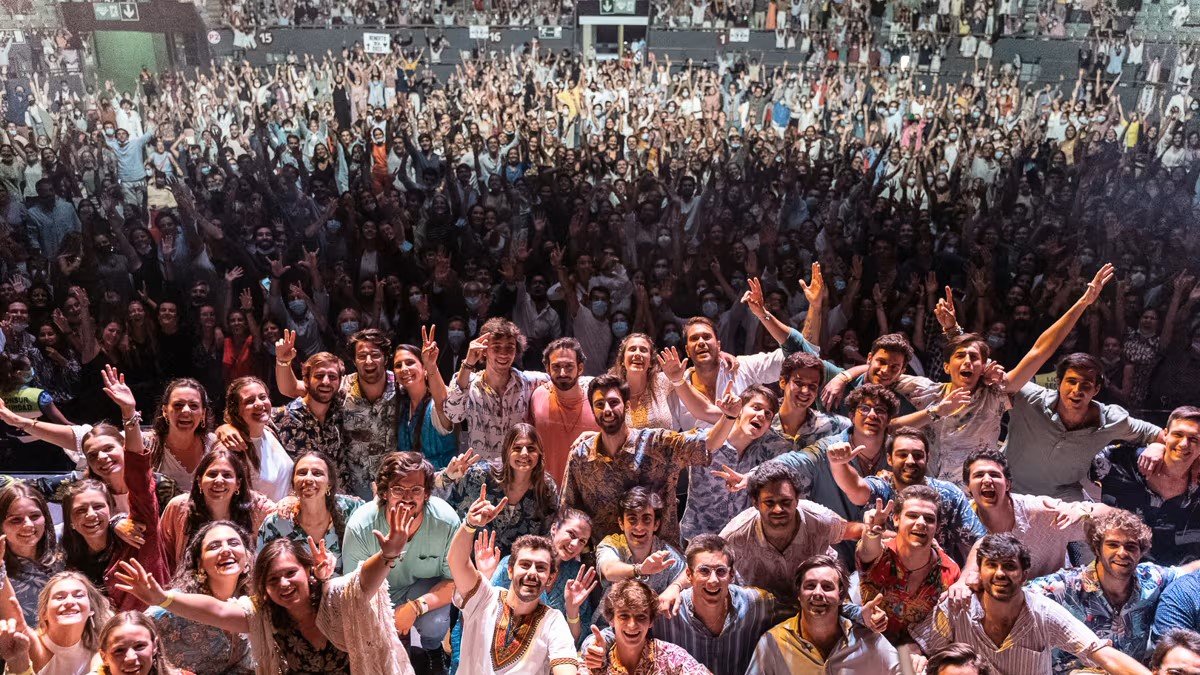 Hakuna llevará su música a Medina de Pomar en una jornada cofrade con concierto en Santa Cruz.