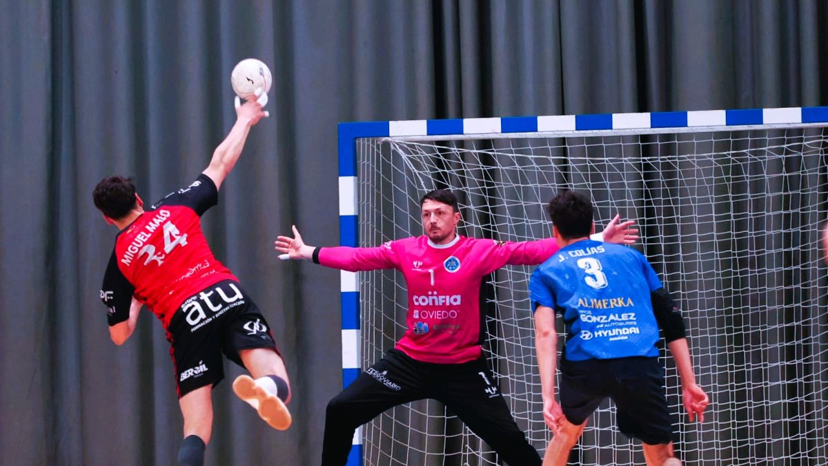 Miguel Malo impulsa al UBU San Pablo Burgos hacia otra victoria en Oviedo.