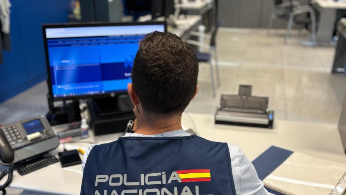 Imagen de un agente de Policía.