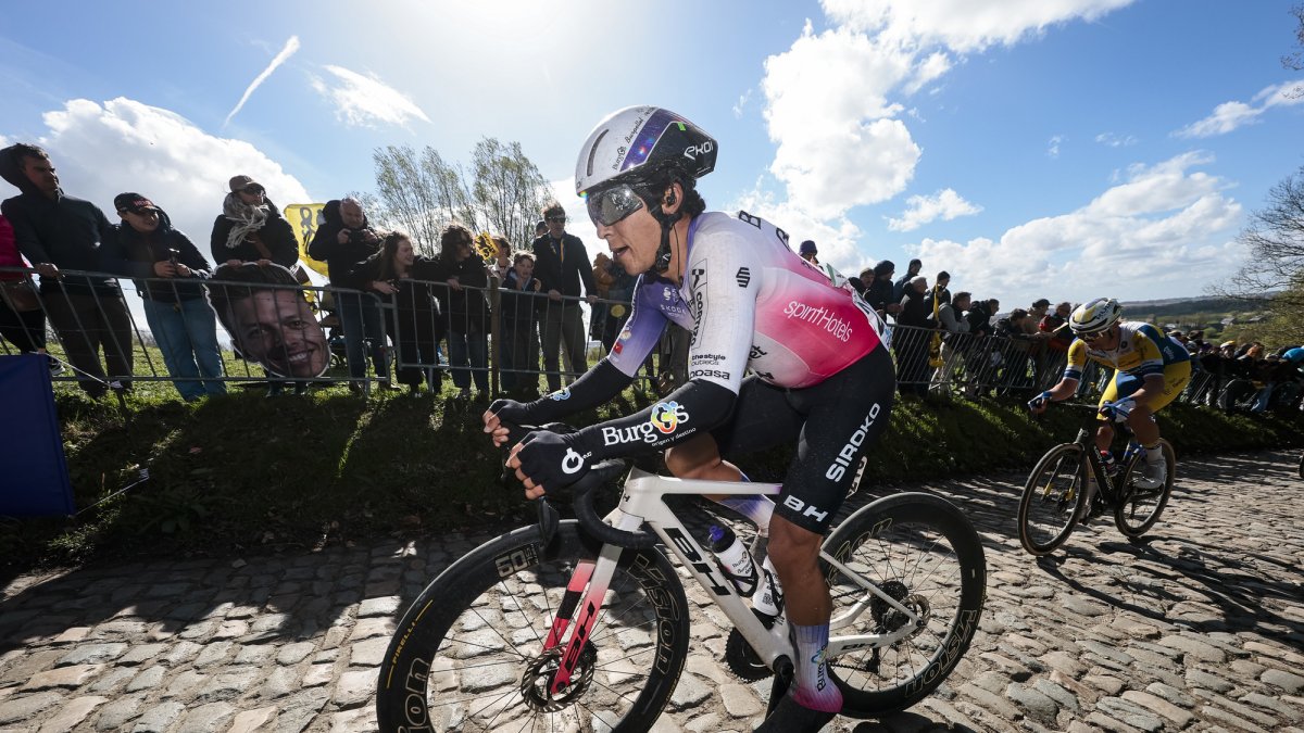 César Macías será uno de los sprinters morados en la clásica belga.