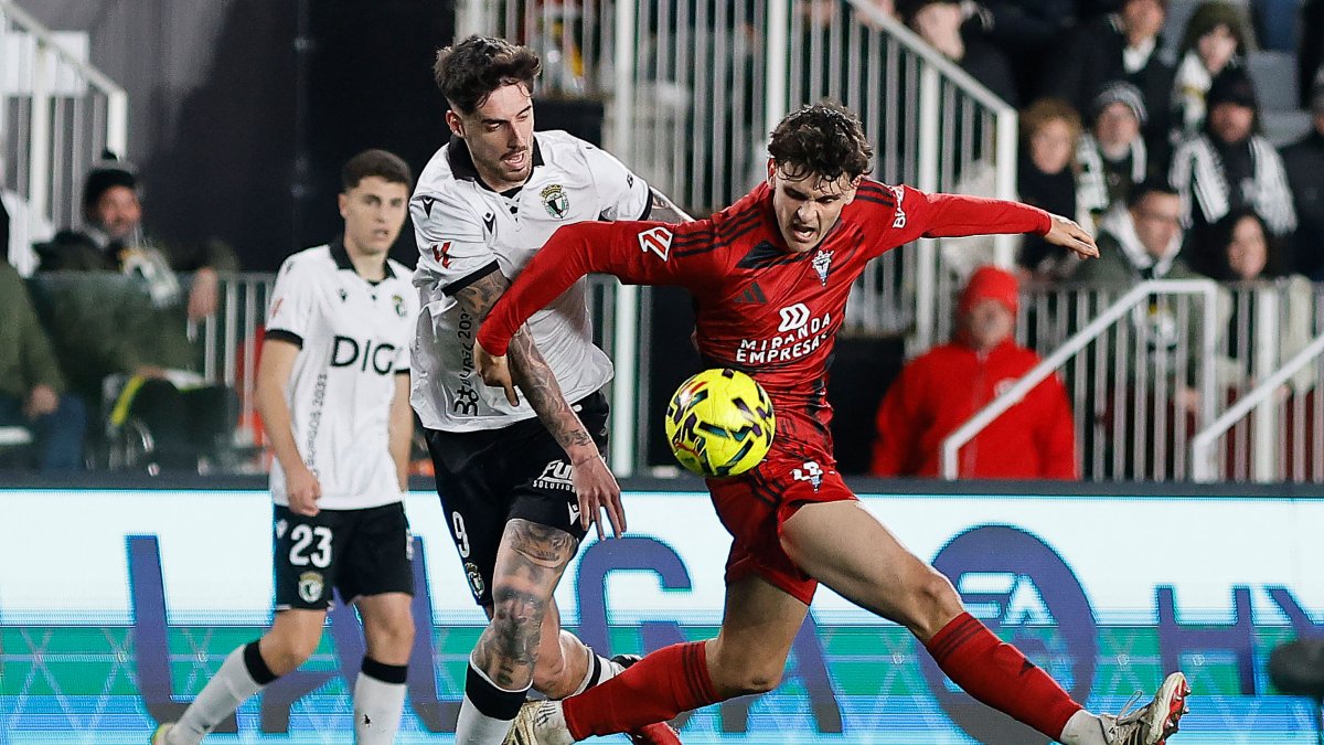 Fer Niño durante el partido contra el Mirandés.