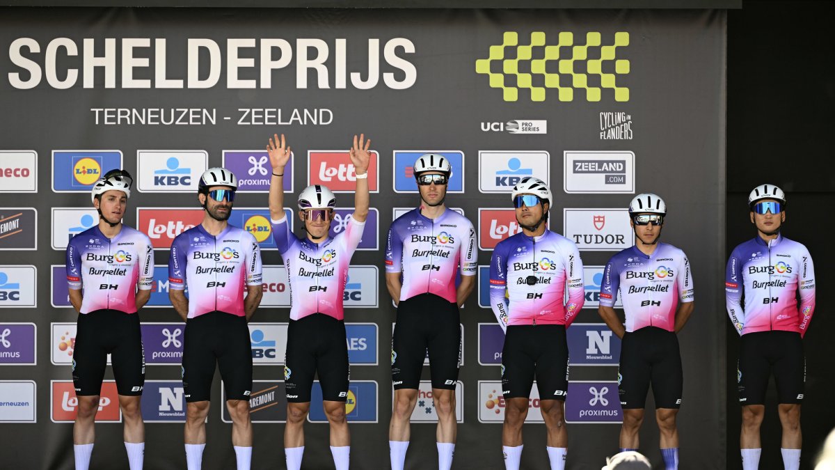 Daniel Cavia saluda en la presentación de equipos en Terneuzen.
