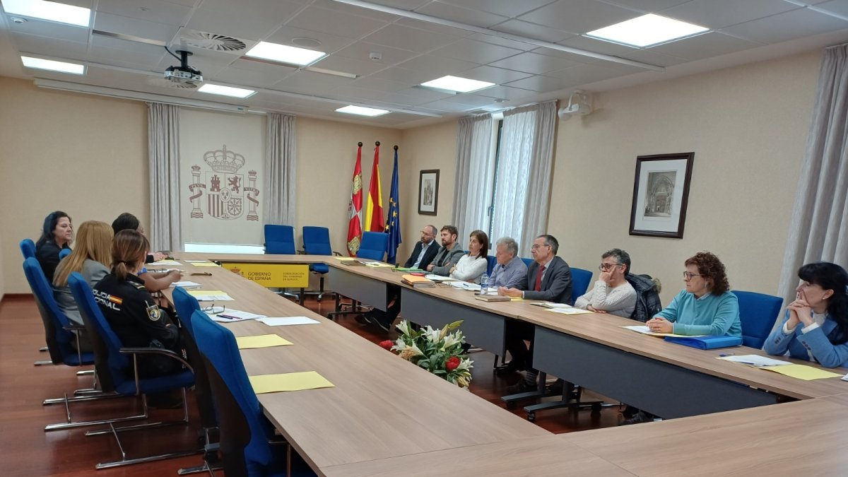 Imagen de la reunión de la mesa de trata.