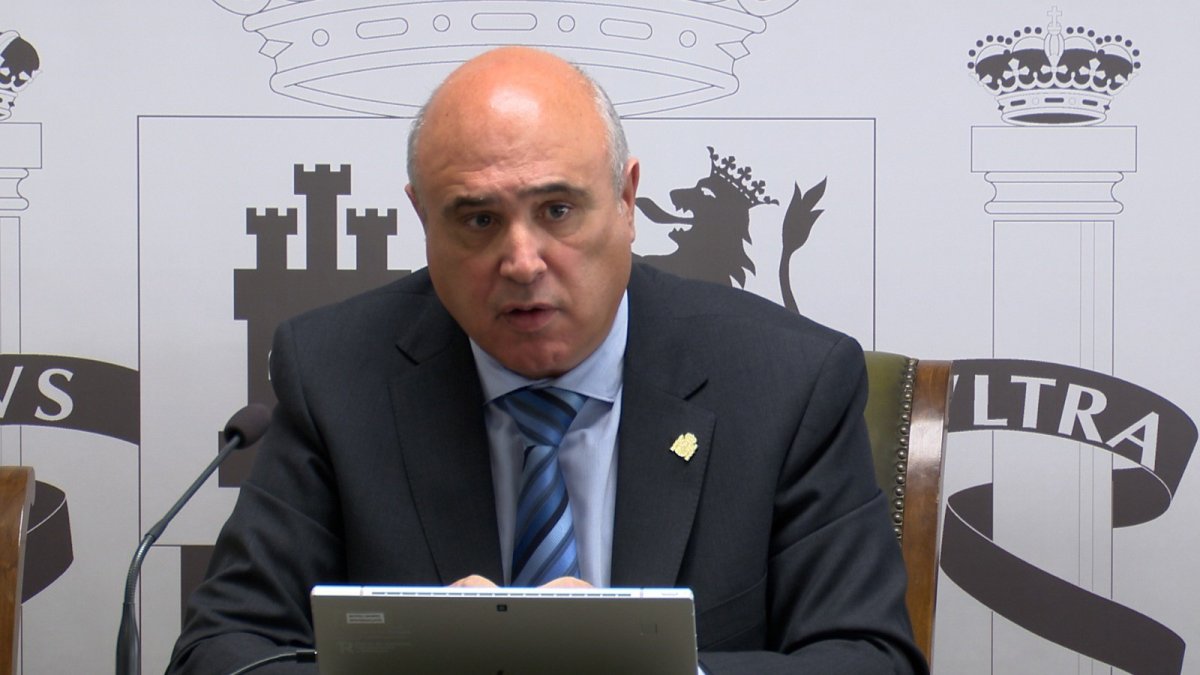 Jacinto Canales, durante la rueda de prensa de hoy.