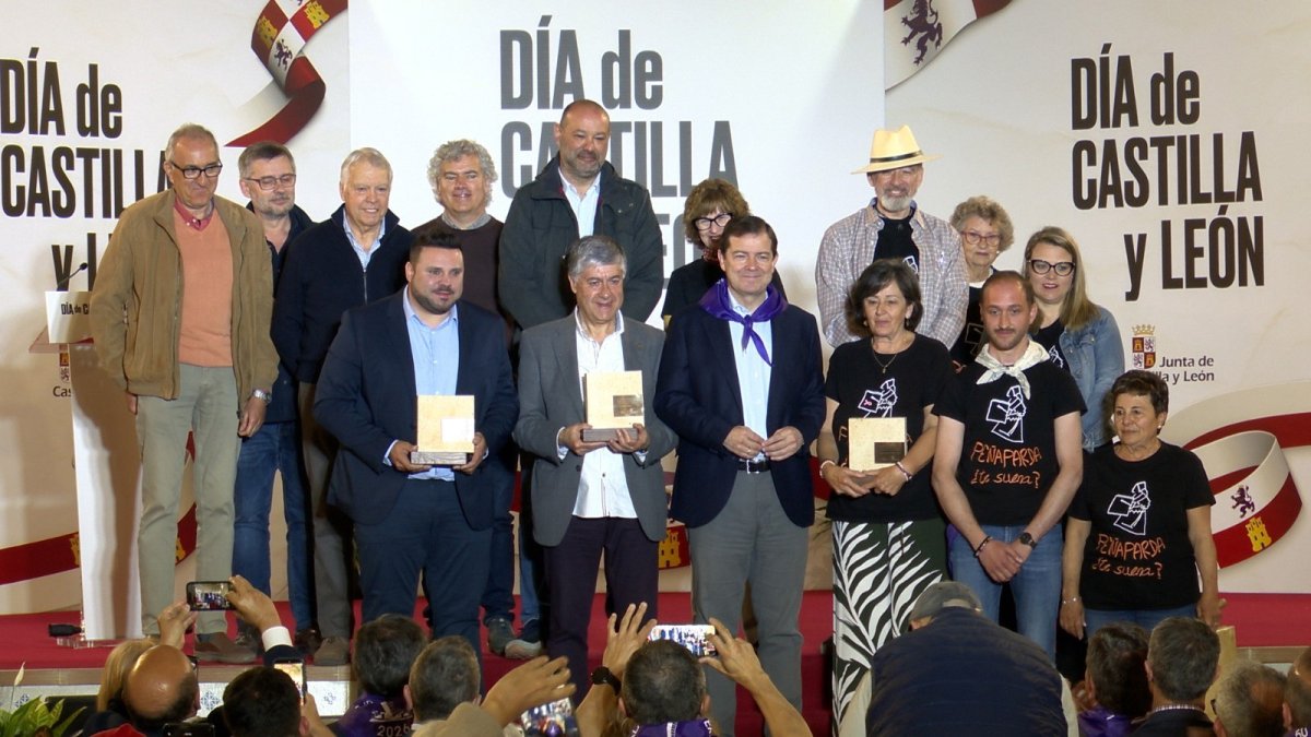El presidente de la Junta, Alfonso Fernández Mañueco, durante el acto de entrega de los Premios de la Música Folk y Tradicional de Castilla y León 2026.