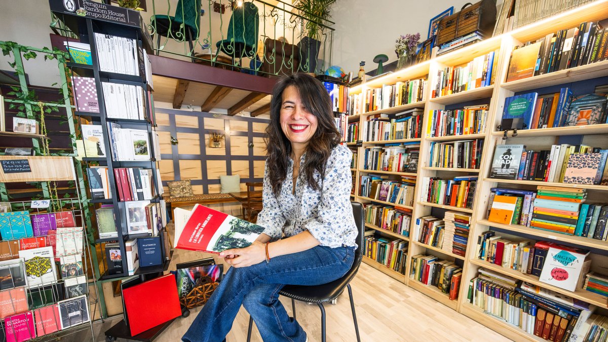 Yajaira llegó  desde Venzuela en 2019 y creó  hace un año ‘Preticor. Libros y café’, un café literario en el que disfrutar de la buena literatura.