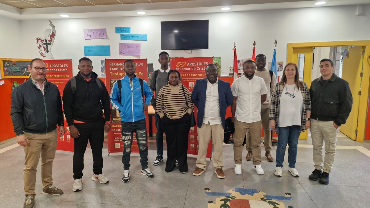 Imagen de los primeros alumnos de Ghana