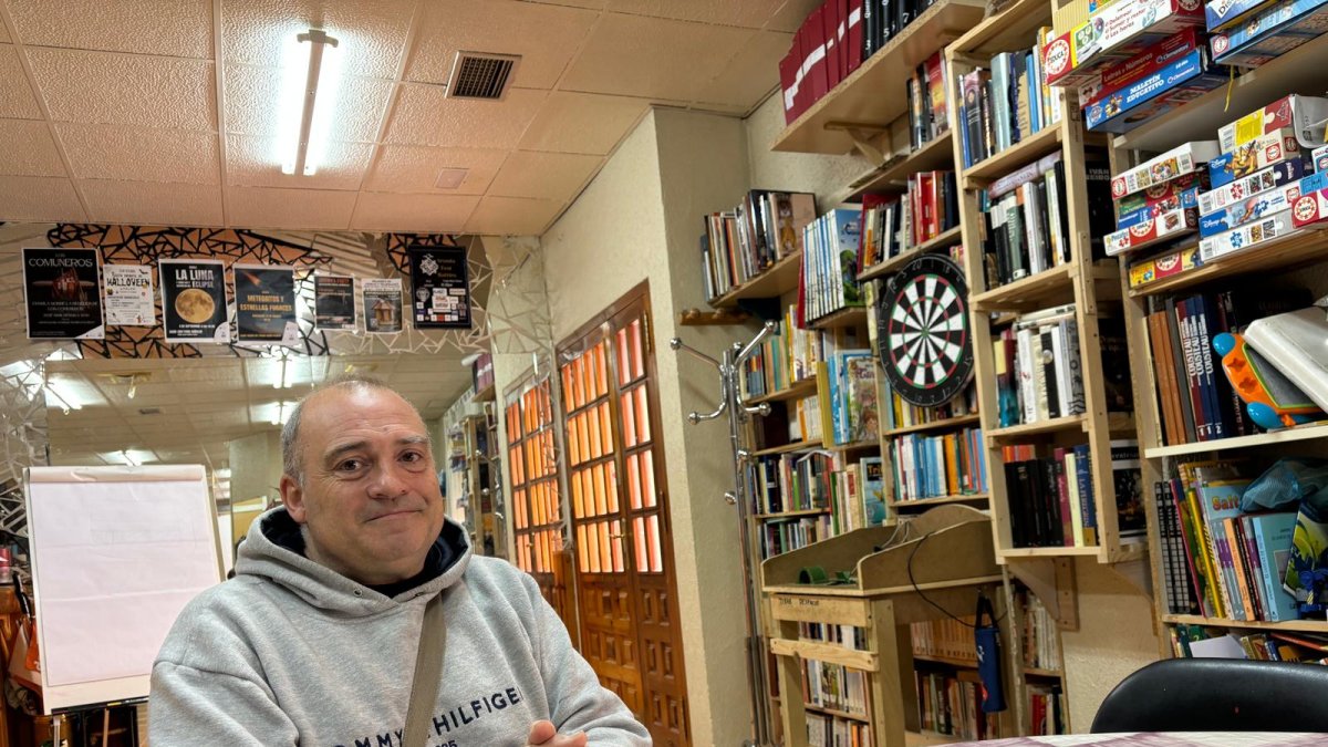 Luis Oropesa es el presidente de la asociación de vecinos del Ferial Bañuelos