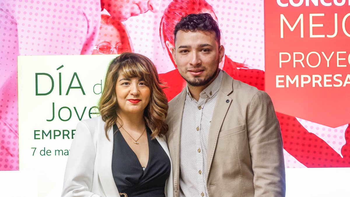 Jonathan Mero y Susana Olmedo pusieron en marcha en 2023 Mero Sushi, hoy ya tienen dos locales y 18 empleados.
