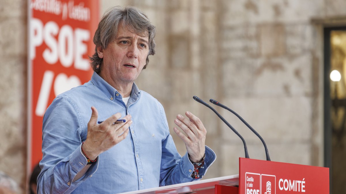 El líder del PSCyL, Carlos Martínez, en Burgos.