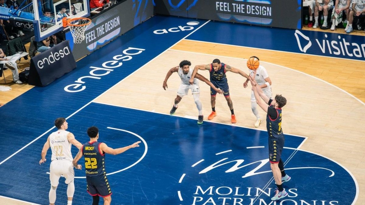 Imagen del partido entre Andorra y Recoletas Salud San Pablo Burgos.