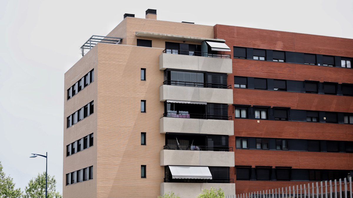 Archivo - Edificio de viviendas.