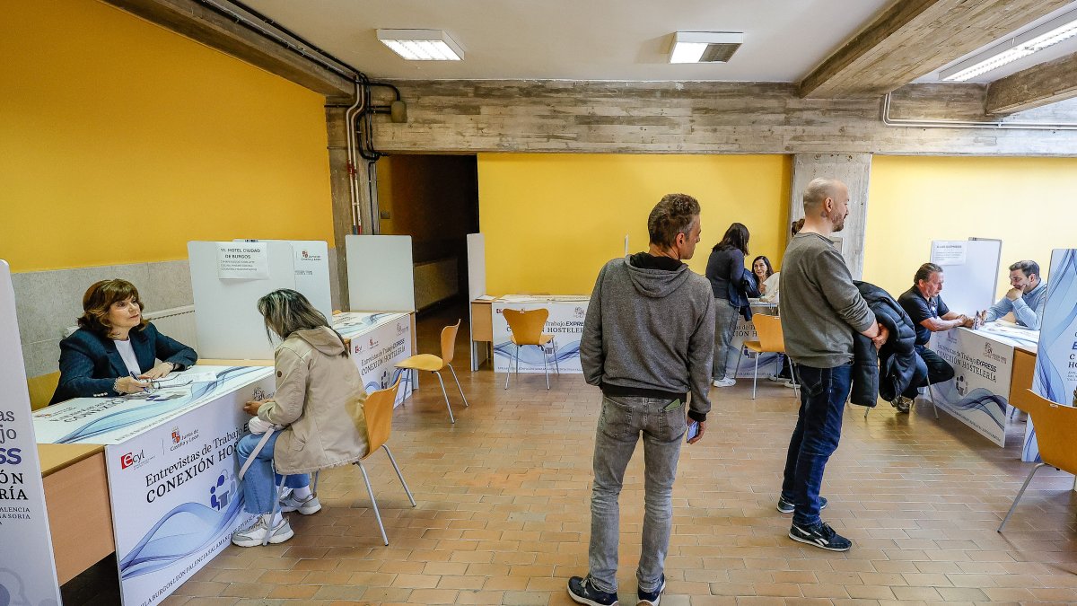 Citas programadas para 1.100 personas en búsqueda activa de empleo que cubren los perfiles de una veintena de empresas de hostelería que ofrecen 40 puestos de trabajo.