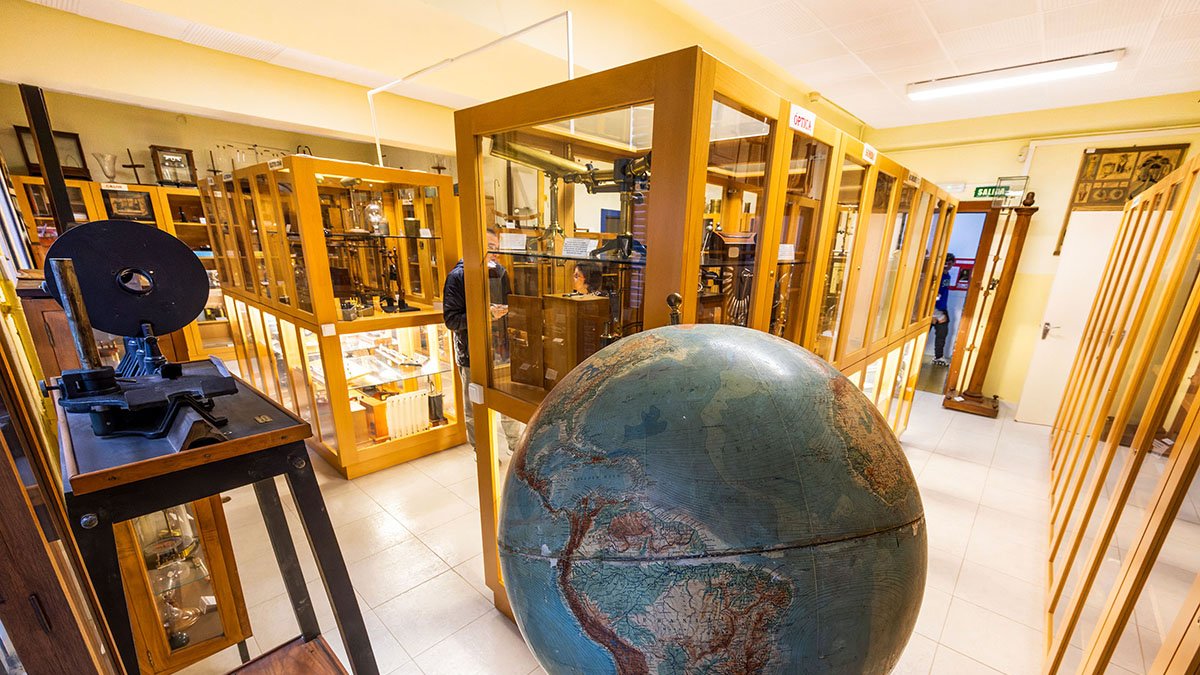 Museo de Física del IES Diego Porcelos de Burgos.