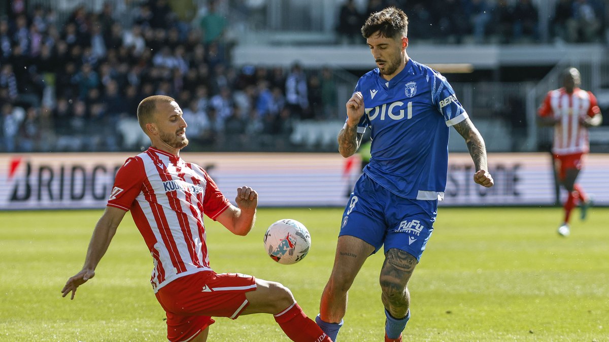Fer Niño, durante el partido contra el Almería.