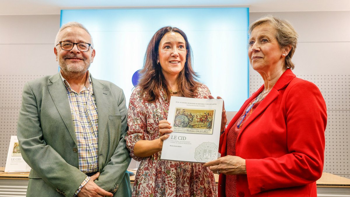 René Jesús Payo, Laura Sebastián y María Jesús Jabato, en la presentación del libro.
