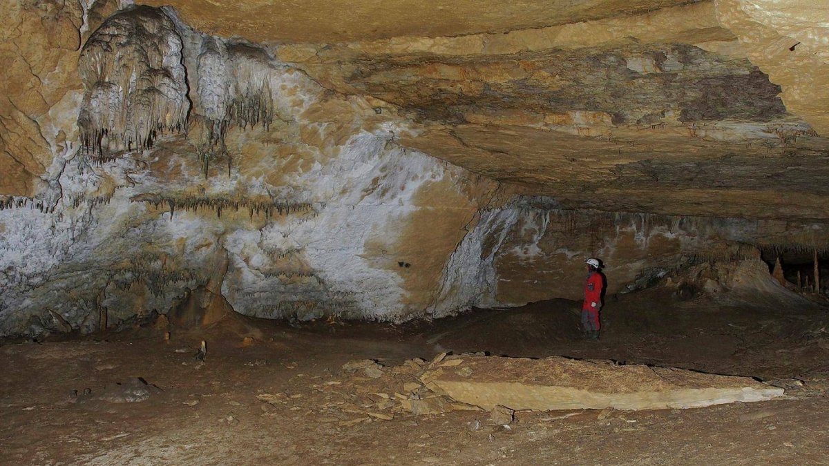 Sala Keimada que fue utilizada como santuario paleolítico desde hace 13.500 años hasta la Edad del Hierro.