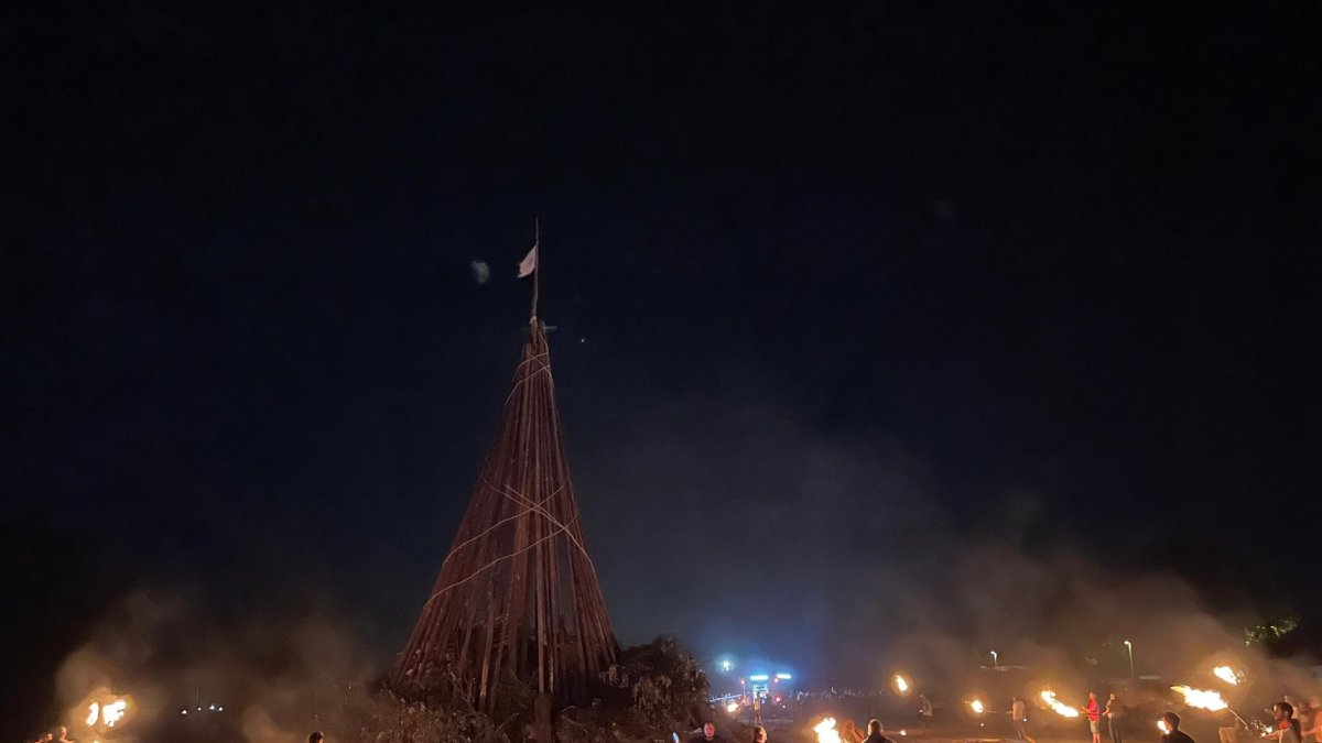 Imagen de la celebración de la Hoguera de San Juan.