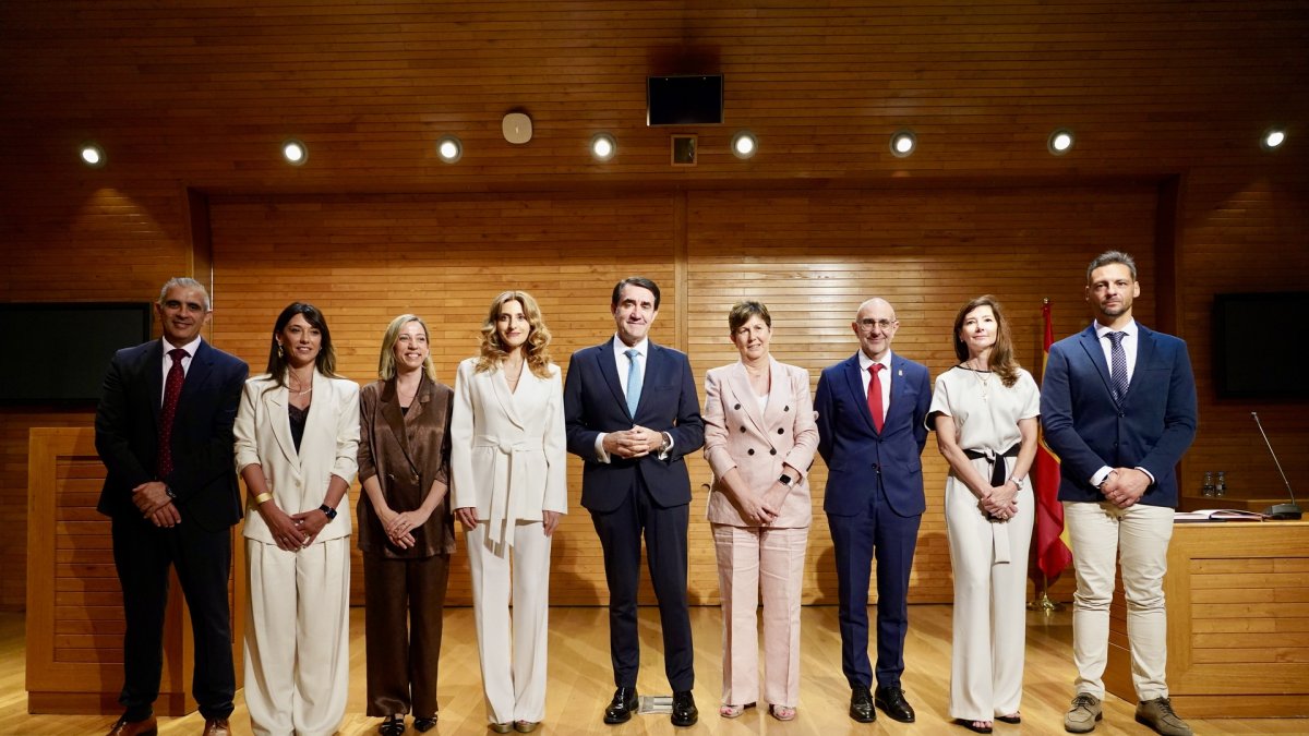 Toma de posesión de los nuevos altos cargos de Industria, Universidades, Empleo y Comercio.