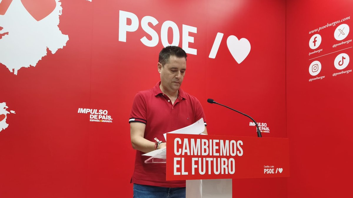 Daniel de la Rosa, en la sede del PSOE de Burgos.