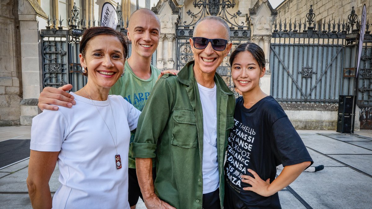 Ricardo Fernando con Carla Silva codirectora del ballet y los bailarines Soyoka Iwata y Thomas Krähenbühl.