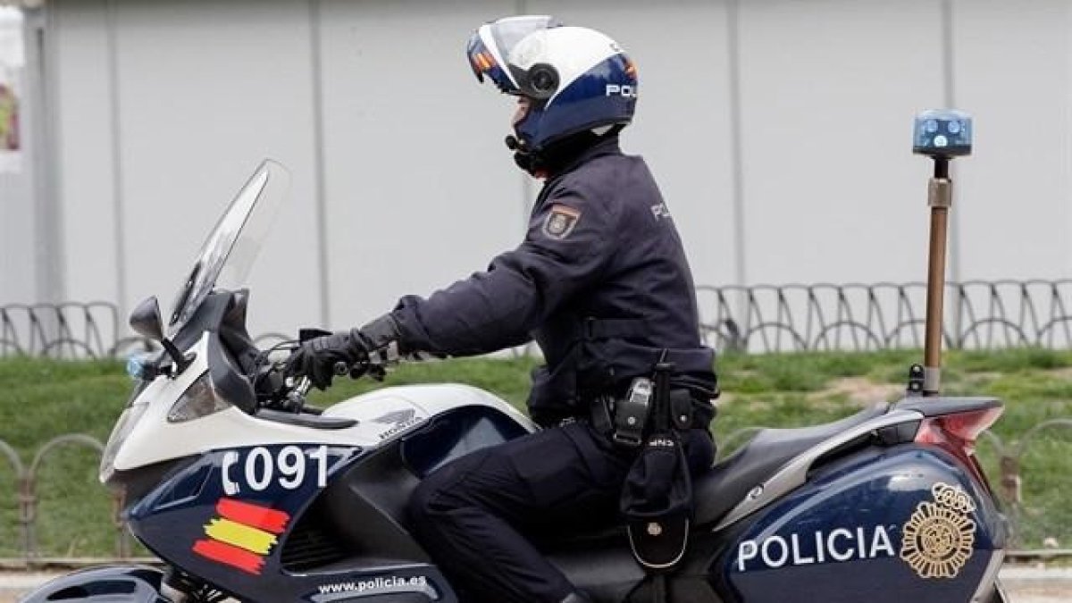 Sucesos.- Dos detenidos en Valladolid como autores de siete robos con fuerza en lavaderos de la ciudad.