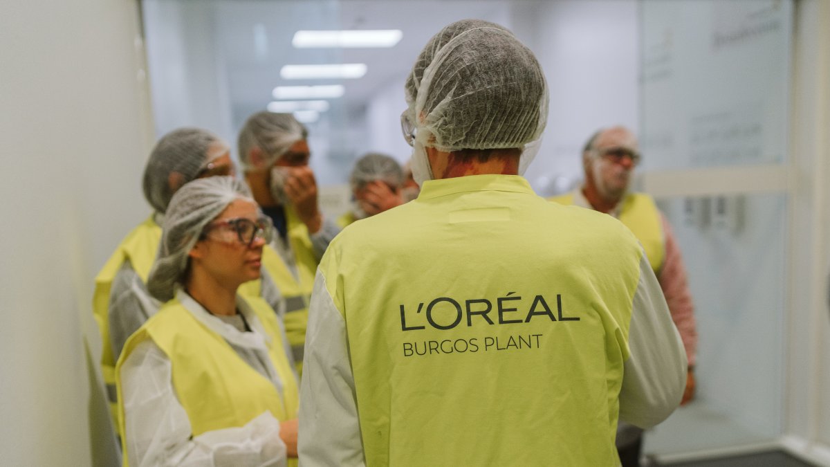 L'Oréal celebra el décimo aniversario de su Escuela de Excelencia Industrial.