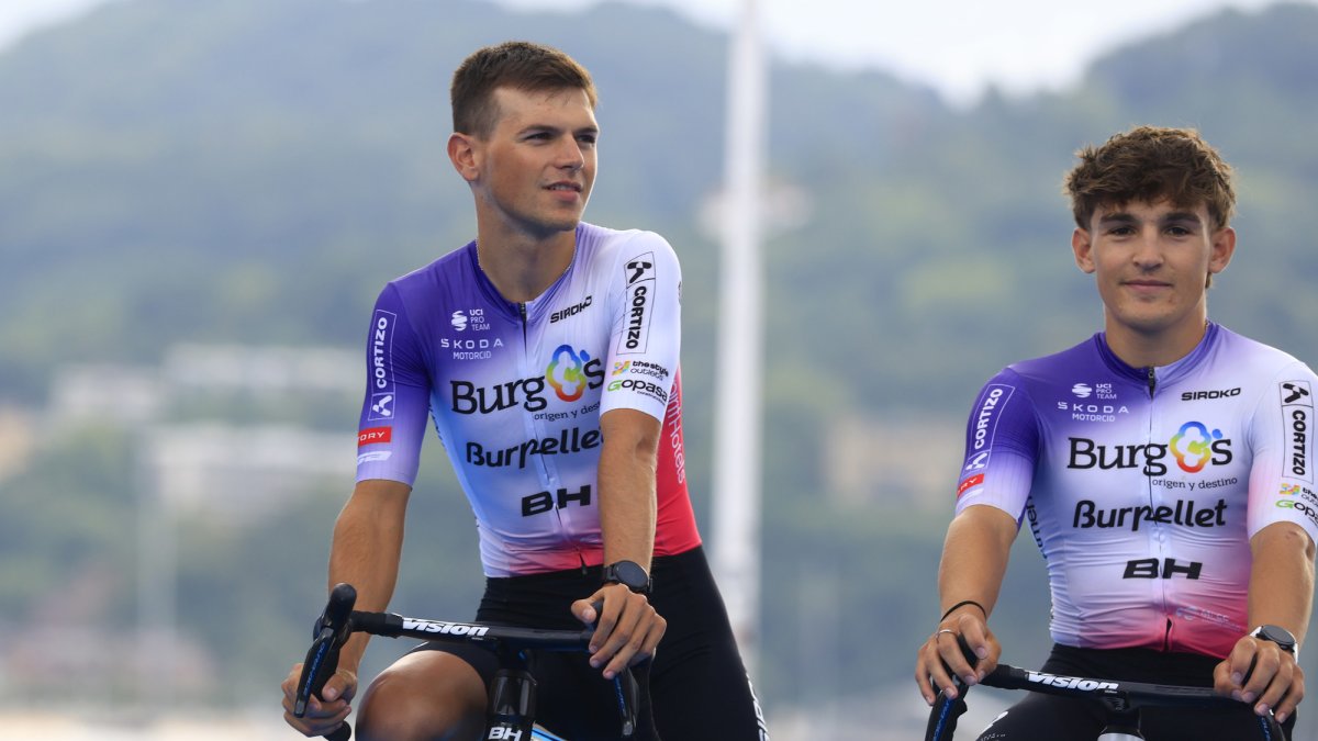 Hugo de la Calle y Daniel Cavia, hace un mes en la Clásica de San Sebastián.