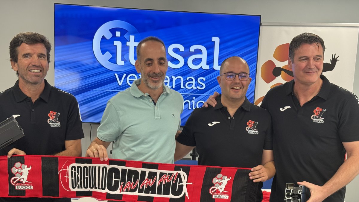 Imagen de la presentación del equipo técnico del Club Balonmano Burgos.