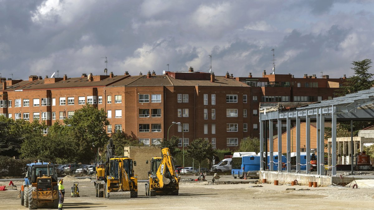 Estado de las obras que se están desarrollando en las cocheras de la carretera Poza.