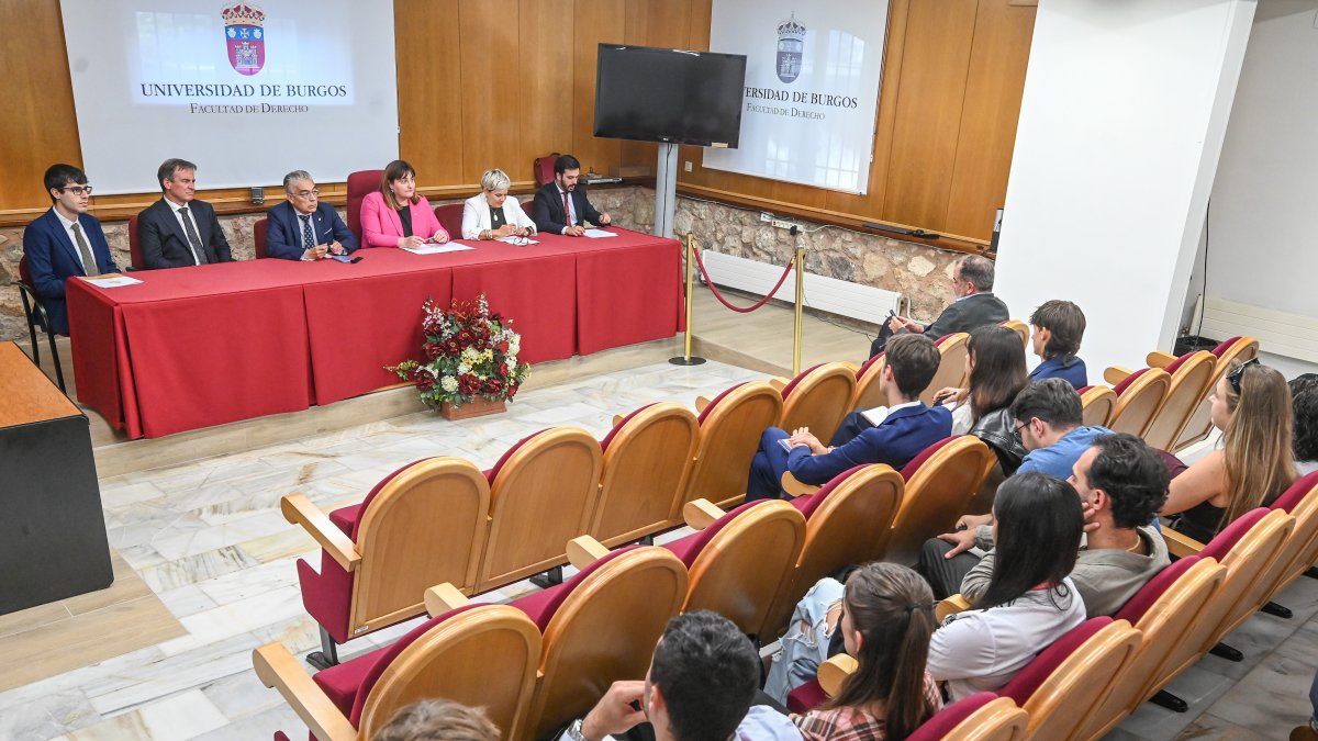 Burgos reúne a estudiantes de toda España para debatir acerca de la gobernanza