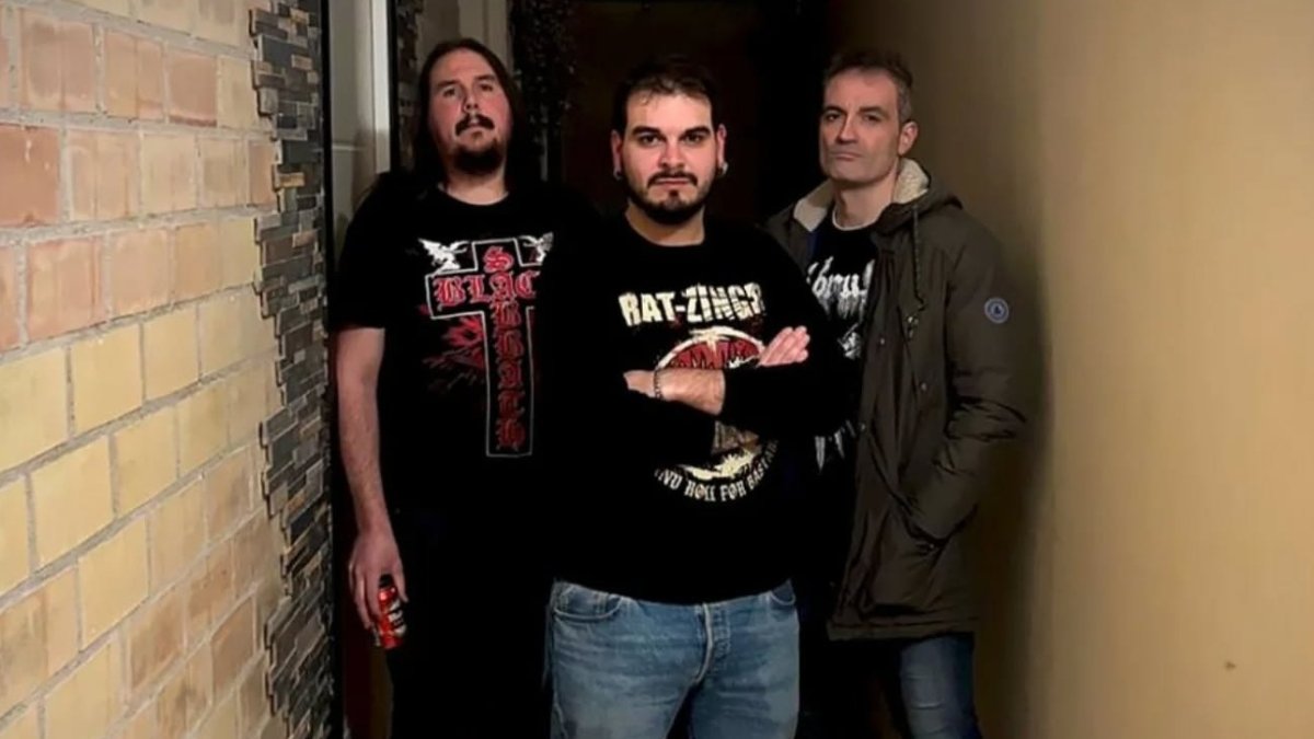 Gonzalo, Iker y Rulas, componentes de Acción Directa (tributo a Barricada).