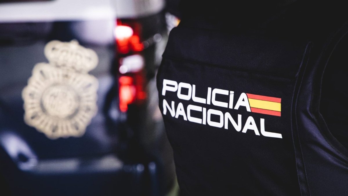 Agentes de la Policía Nacional  detienen en León al presunto autor de dos tentativas de homicidio por agresión con arma blanca cerca del aparcamiento de San Pedro. 