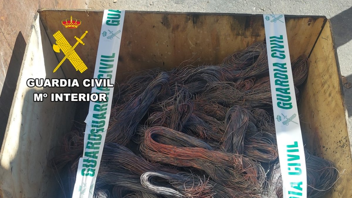 La Guardia Civil detiene en la Ribera a cuatro personas por hurto de cable de cobre