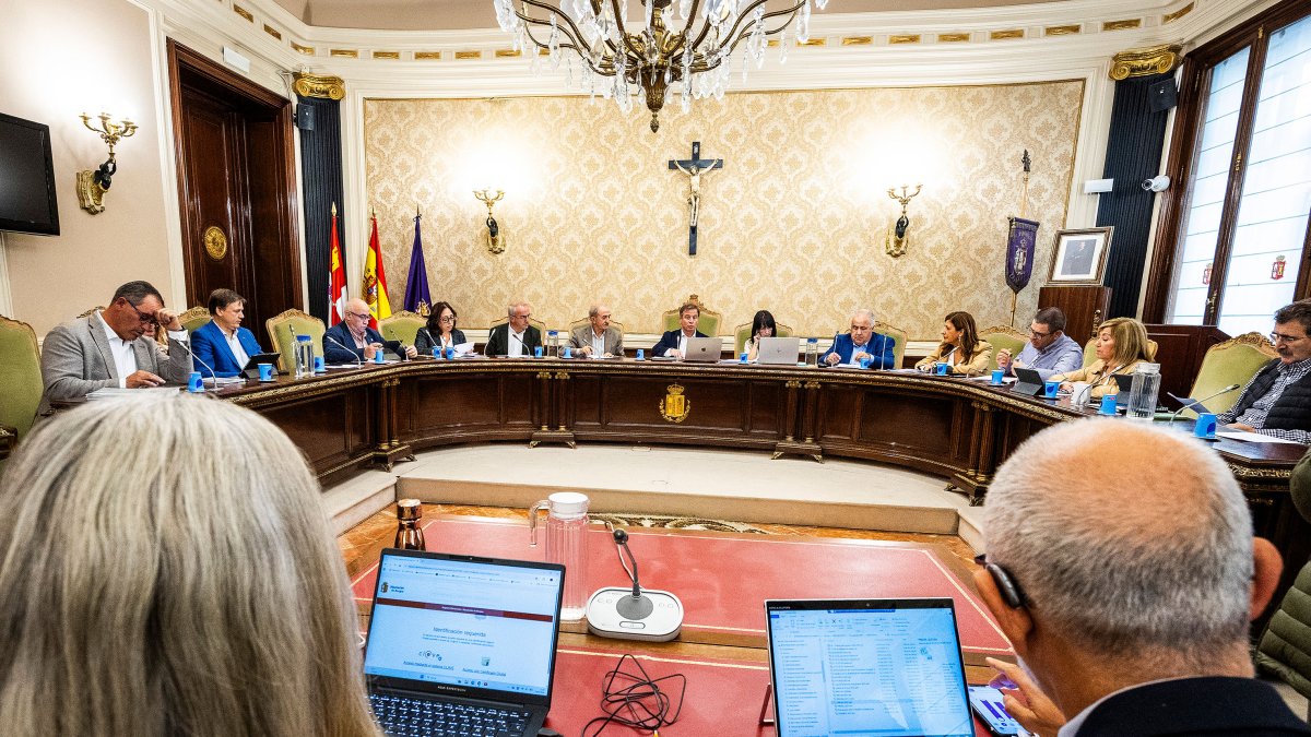 El apoyo a las personas dependientes gana peso en la agenda de la Diputación