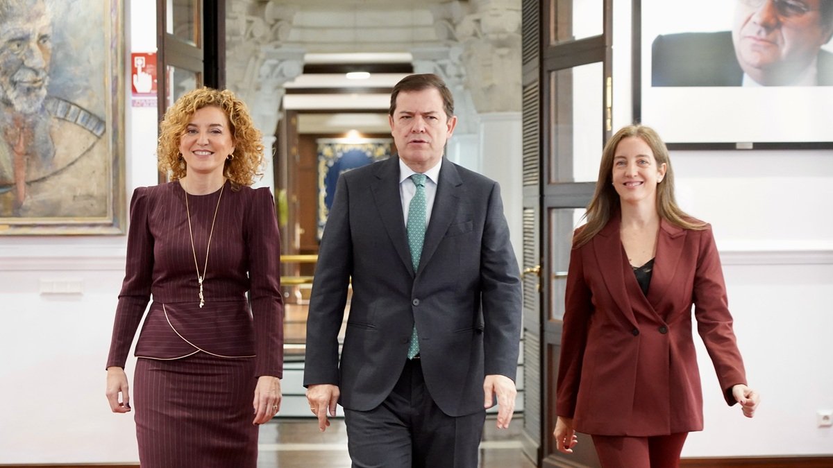 María Pardo, Alfonso Fernández Mañueco y Valle Ares.