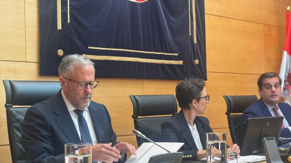 El vicepresidente Primero de la Junta, Carlos Pollán, durante su intervención sobre los PGC de 2027.