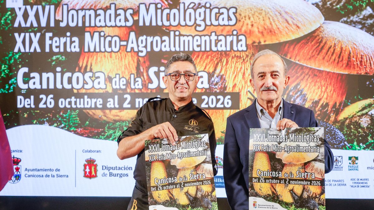 El cocinero Nacho Rojo y el alcalde de Canicosa, Ramiro Ibáñez, presentaron una nueva edición de las Jornadas Micológicas de Canicosa de la Sierra.